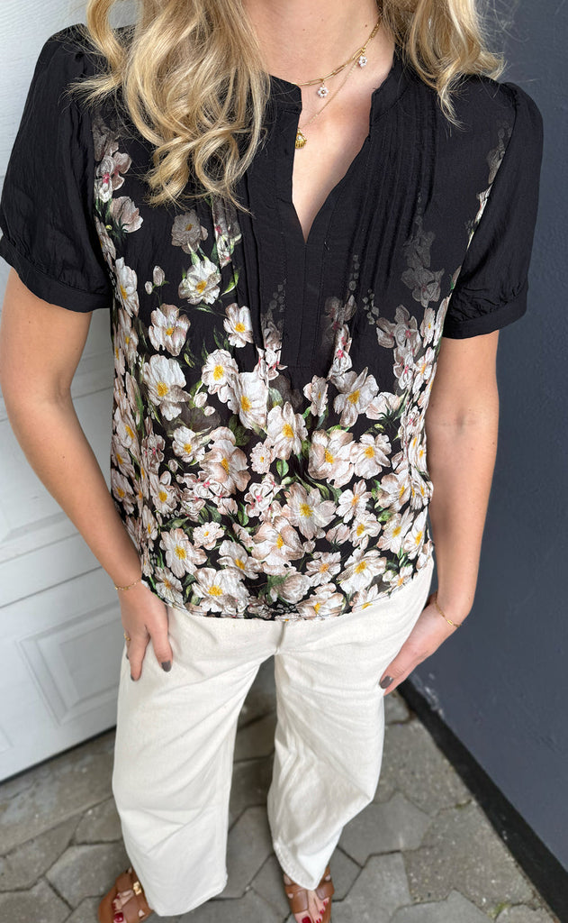 Say INA Copenhagen Bluse - Nina - Black W. Flowers