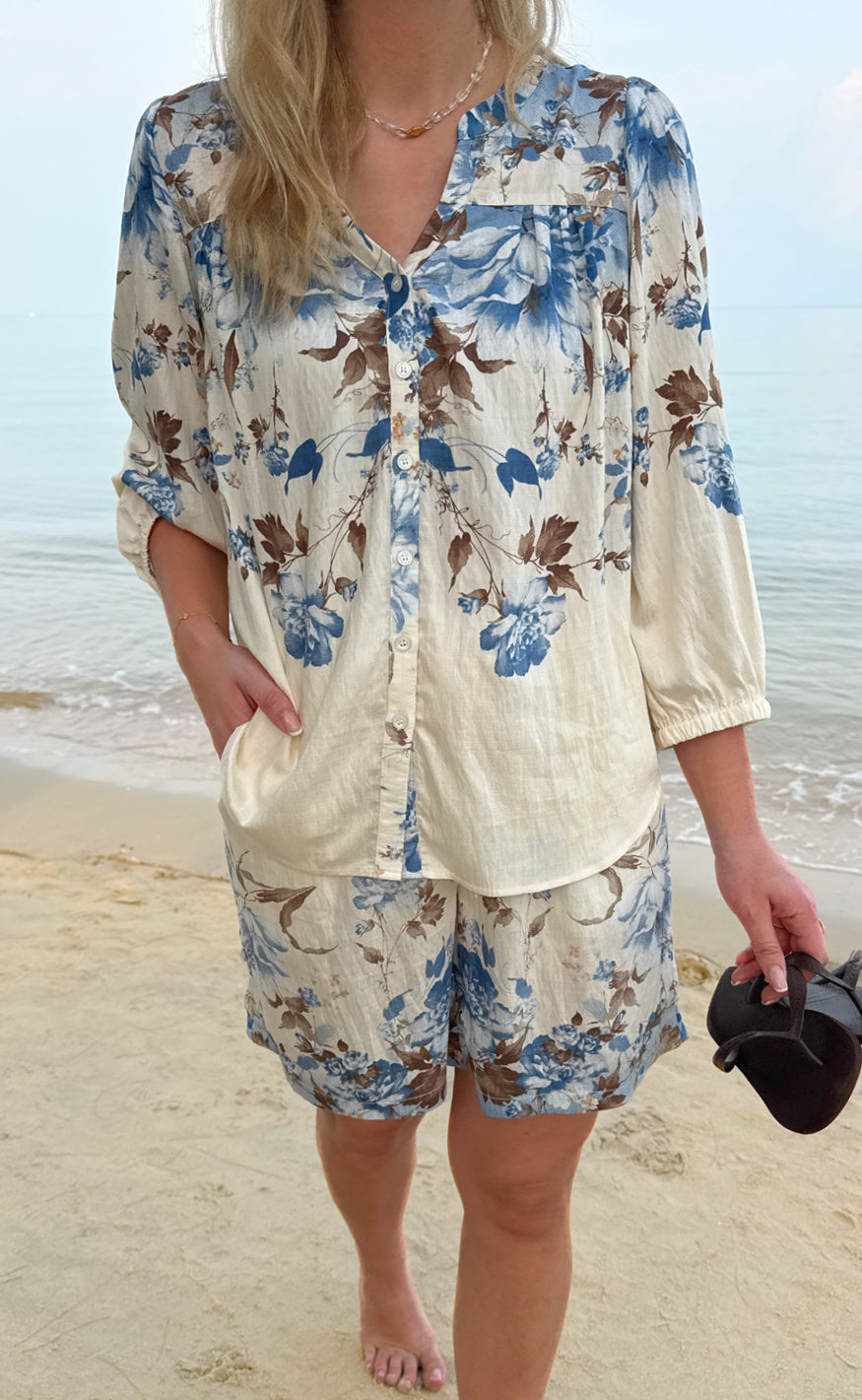 Say INA Copenhagen Shorts - Carly - Off White W. Blue / Brown Flowers