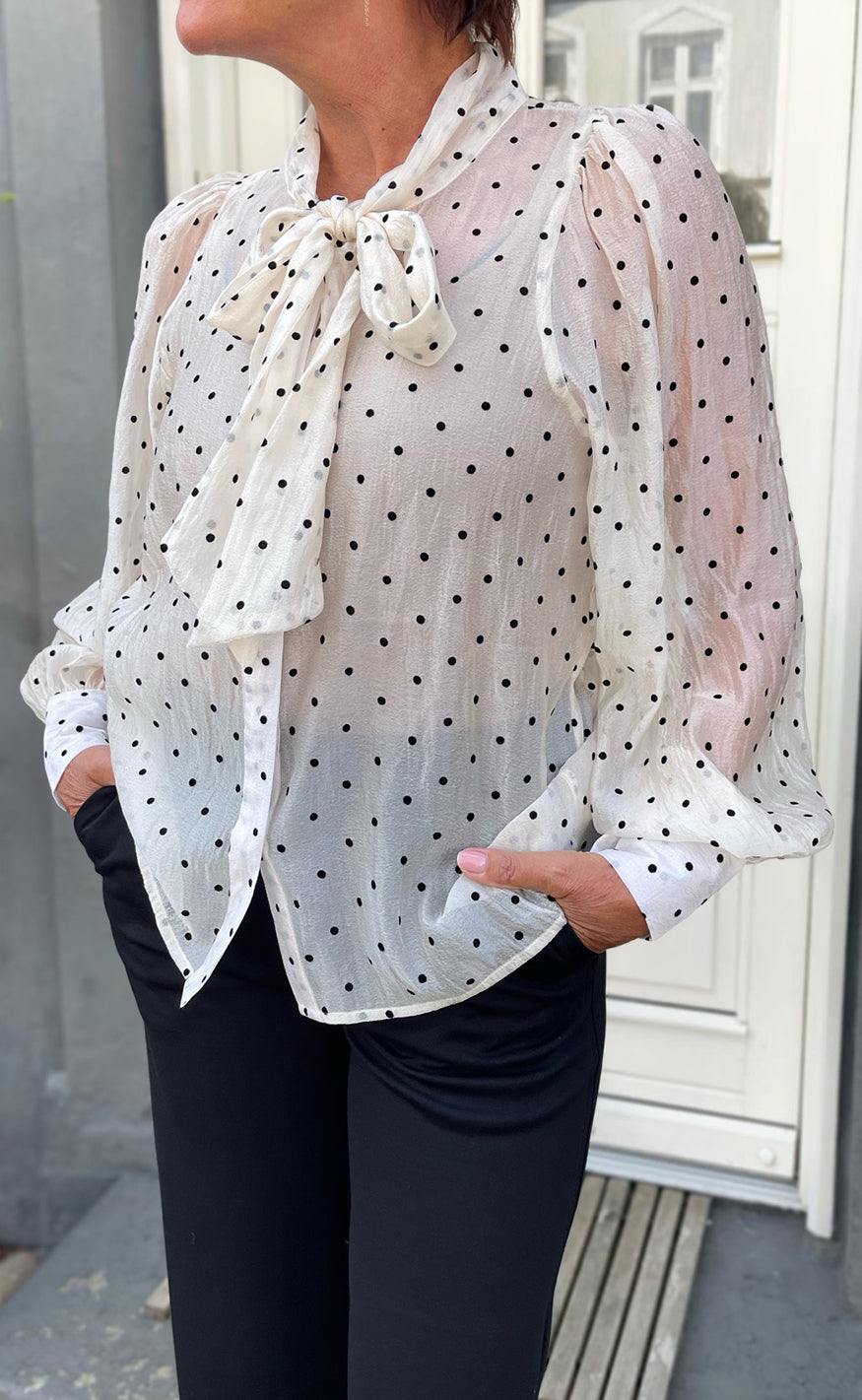Say INA Copenhagen Skjorte - Nanna - Beige w. Black Dots