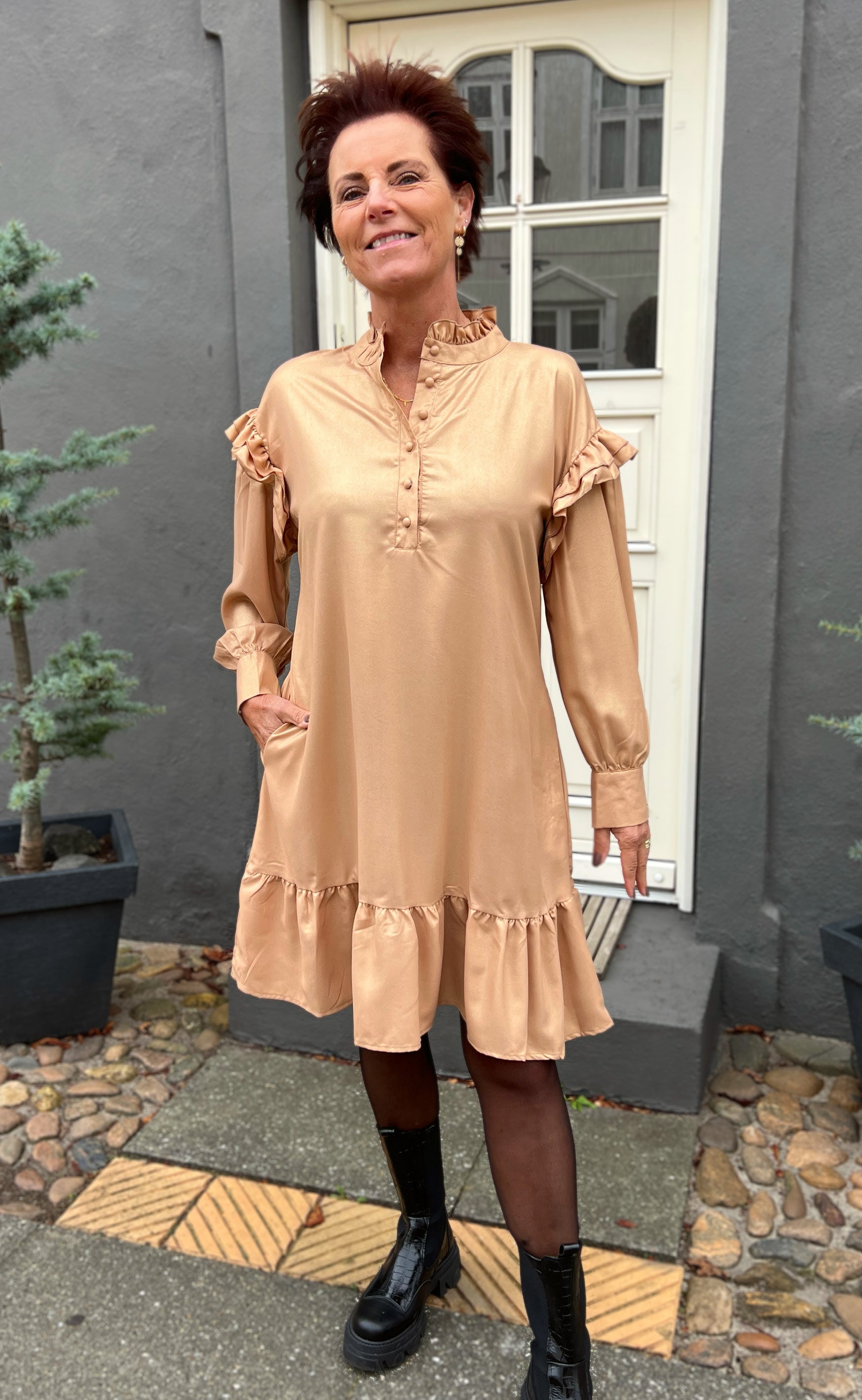 INA Copenhagen Kjole - Lisa - Beige W. Gold Glitter