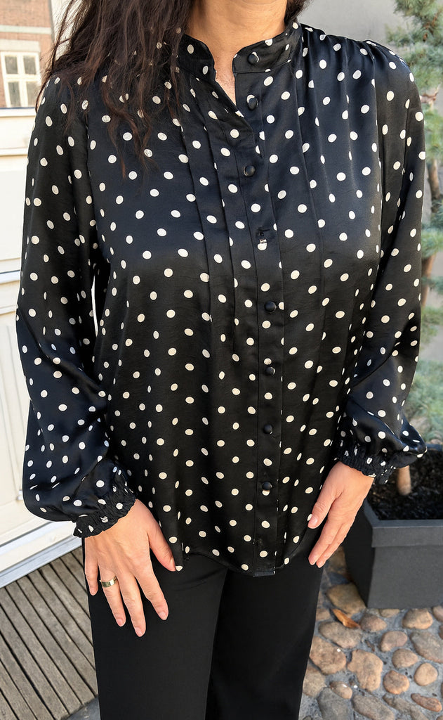 Say INA Copenhagen Bluse - Liara - Black W. White Dots