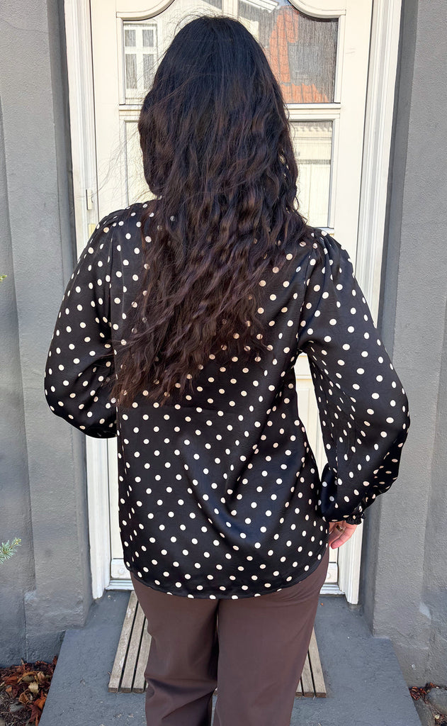 Say INA Copenhagen Bluse - Liara - Black W. White Dots