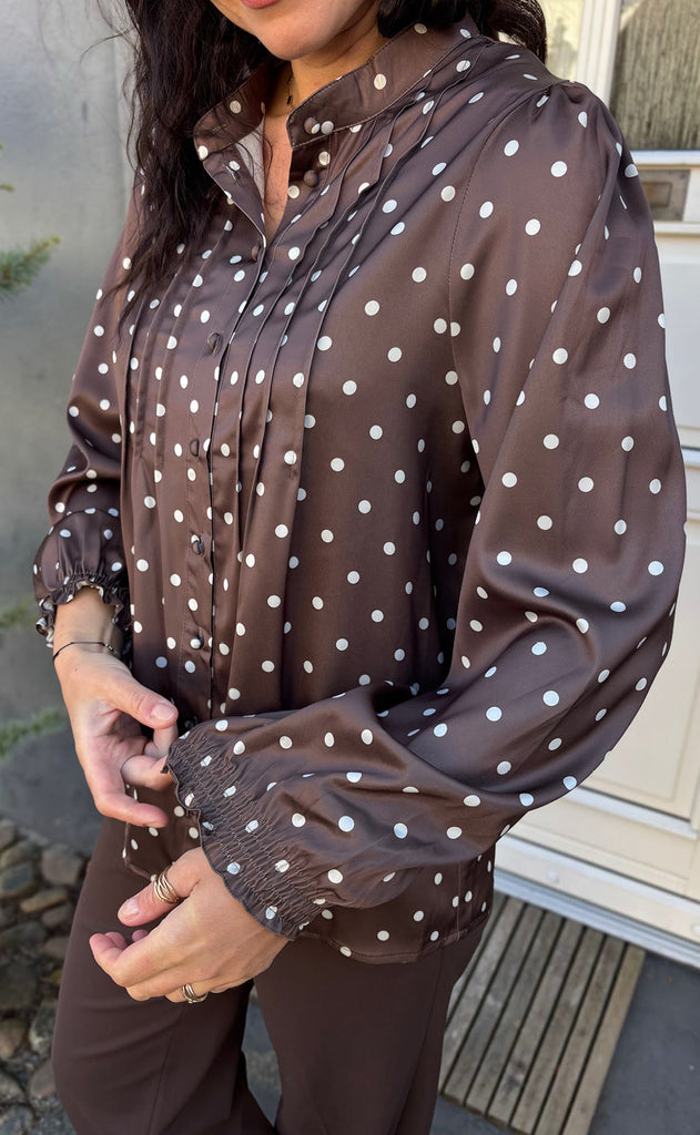Say INA Copenhagen Bluse - Liara - Dark Brown W. White Dots