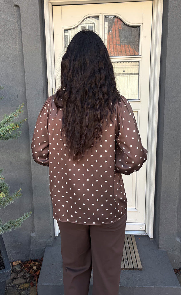 Say INA Copenhagen Bluse - Liara - Dark Brown W. White Dots