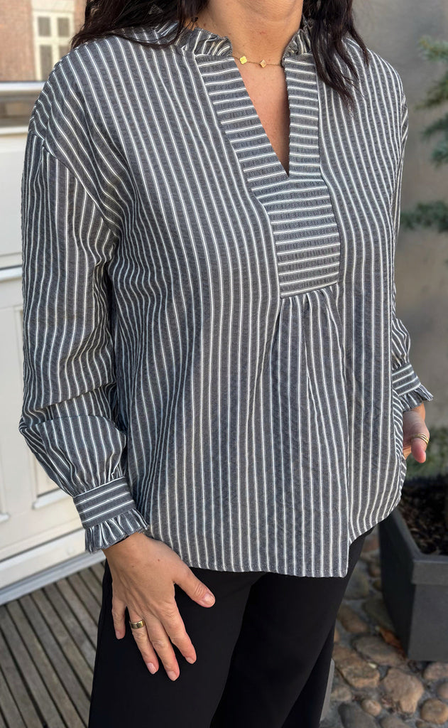Say INA Copenhagen Bluse - Winnie LS - Grey Striped