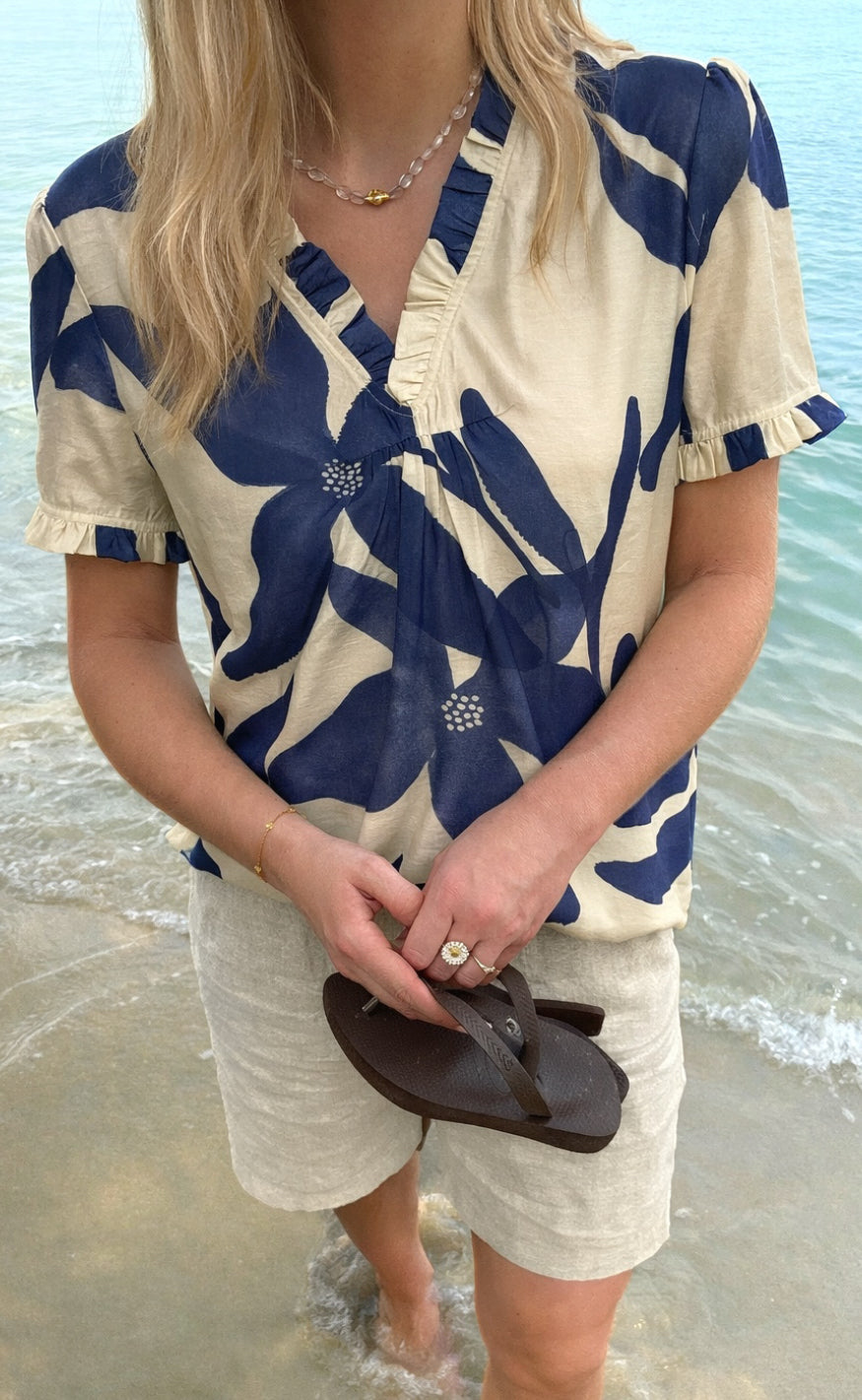Say INA Copenhagen T-Shirt - Katiah - Off White W. Blue Flowers
