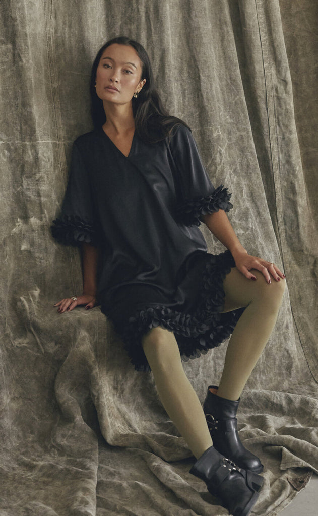 Love & Divine Kjole - Love1424 - Black