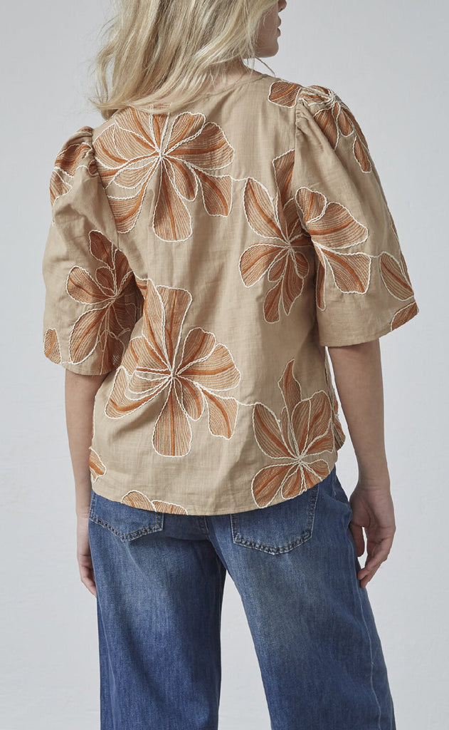 Love & Divine Topp - Love1339 - Sand Flower