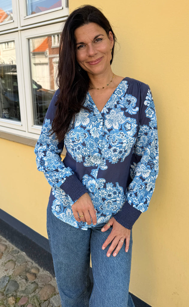 Say INA Copenhagen Skjorte - Hanna - Blue Flowers