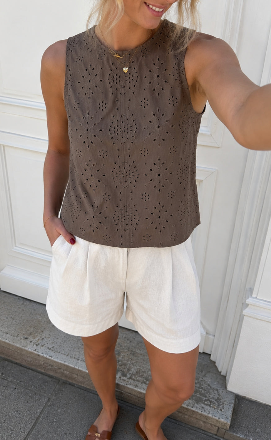 Say INA Copenhagen Topp - Naja - Brown Denim W. Embroidery