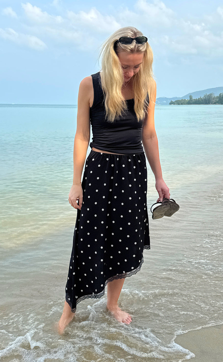 Say INA Copenhagen Skjørt - Nellie Assymmetric - Black W. White Dots