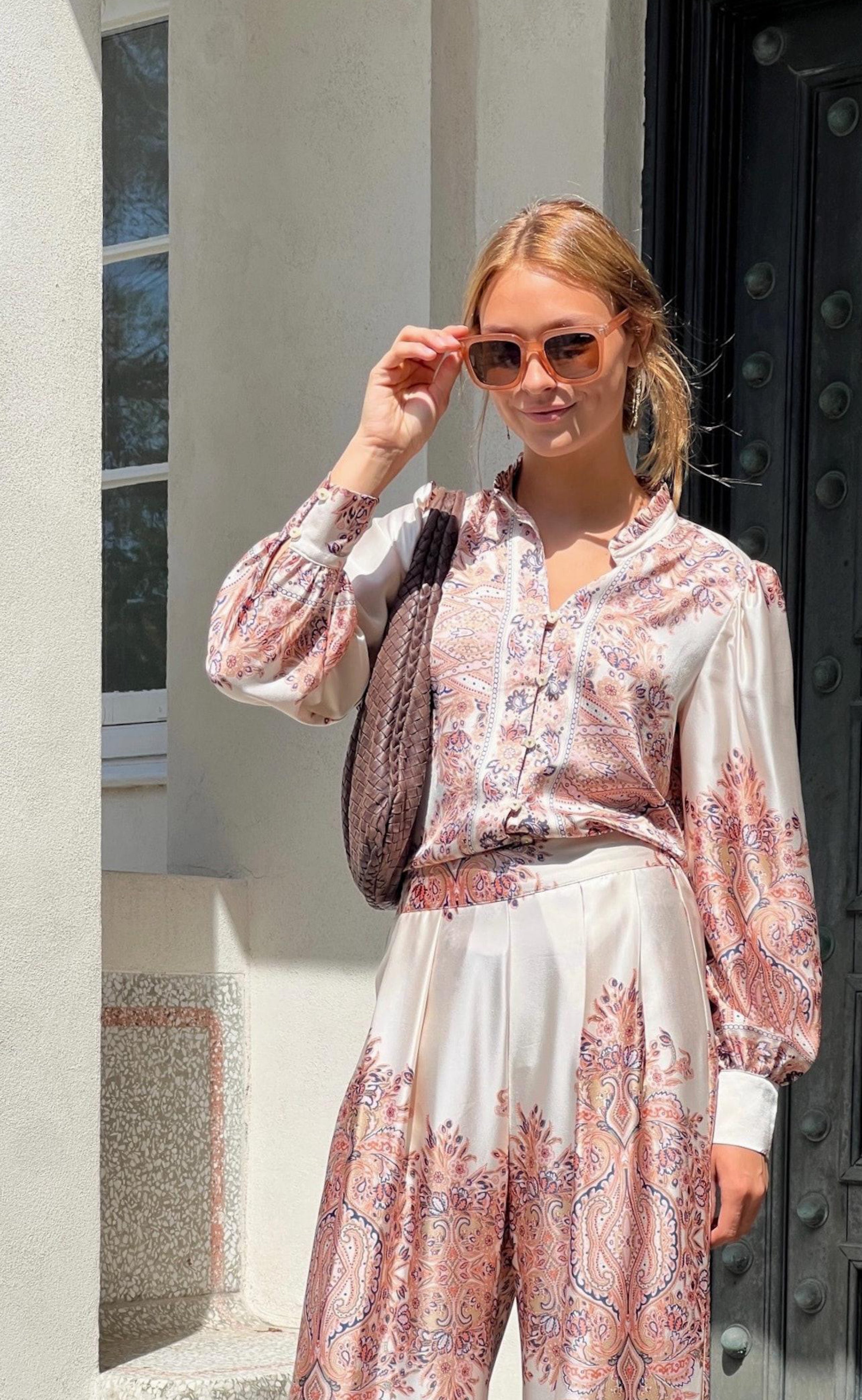 Neo Noir Blouse - Massima Paisley border - Creme