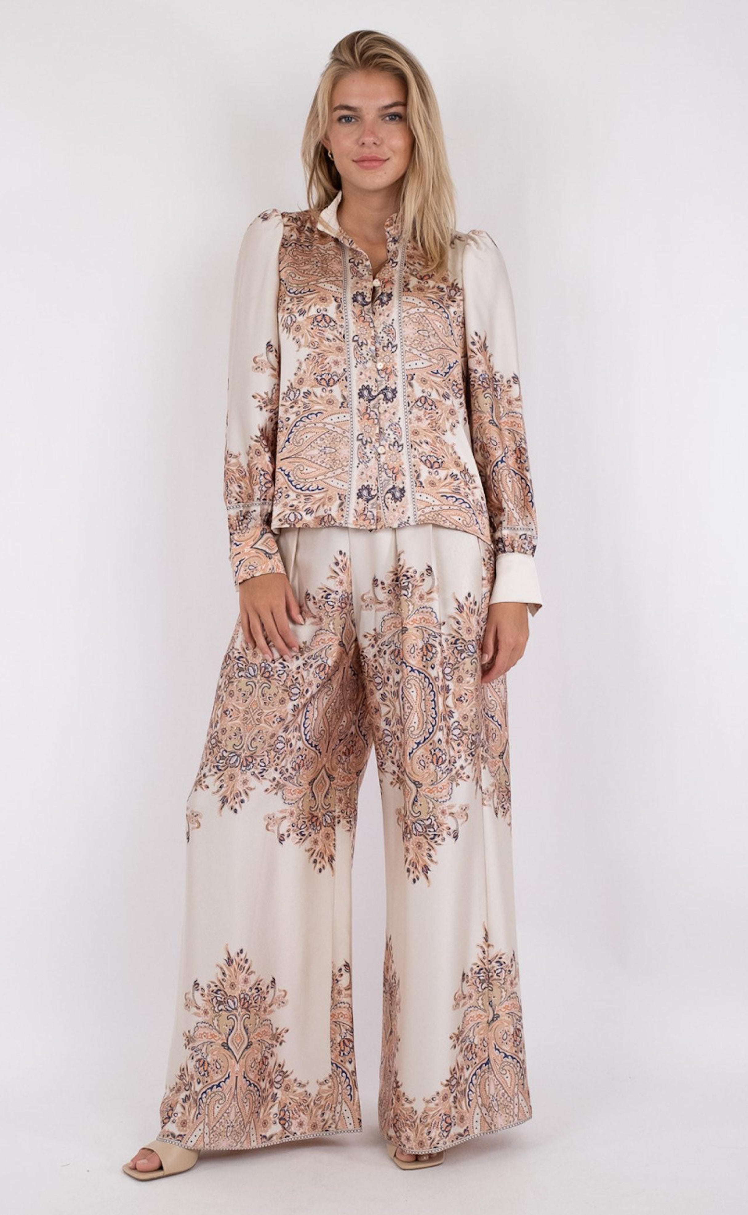 Neo Noir Blouse - Massima Paisley border - Creme