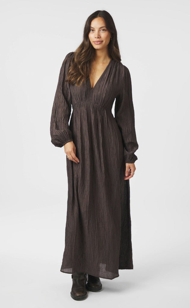 Neo Noir Kjole - Silfi Crepe - Dark Brown