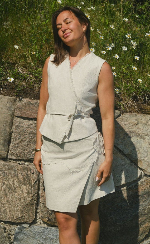 Neo Noir Vest - Filora Ramie - Natural