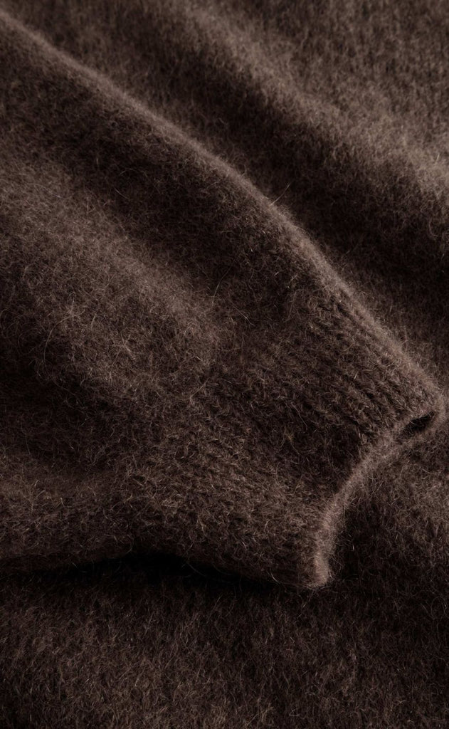 Noella Genser - Kae - Chocolate