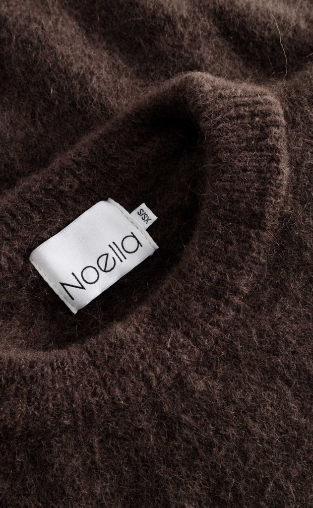 Noella Genser - Kae - Chocolate