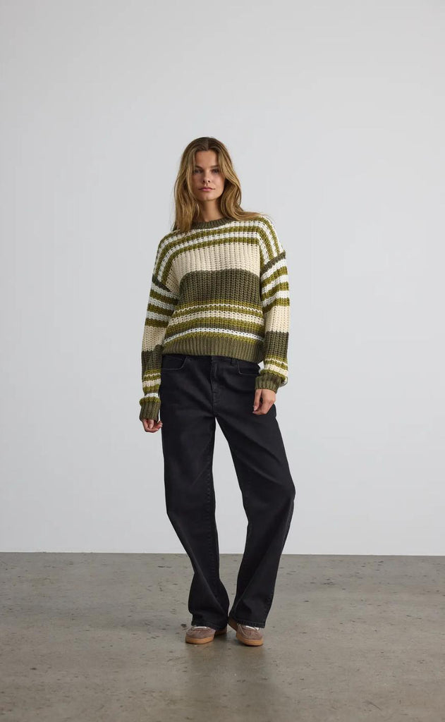 Noisy May Genser - Charlie - Kalamata