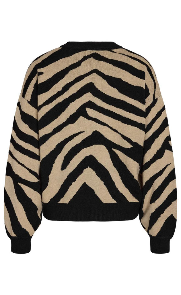 Noisy May Genser - Charlott - Black Nomad