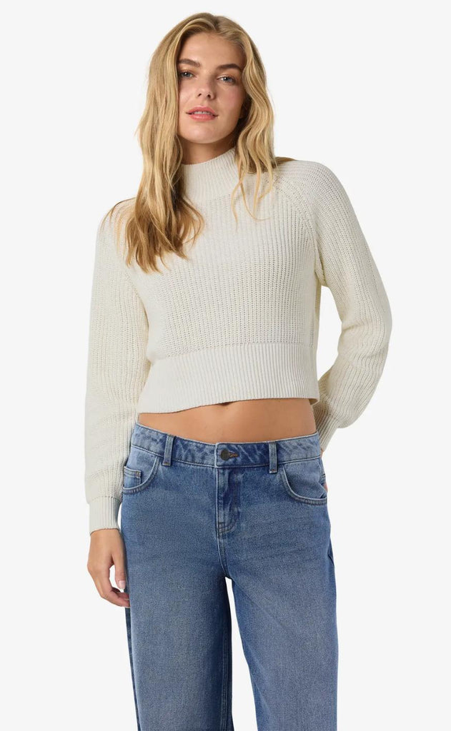 Noisy May Genser - Dara - Eggnog