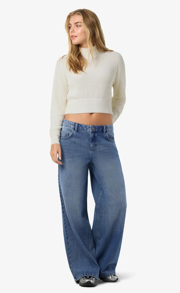 Noisy May Genser - Dara - Eggnog