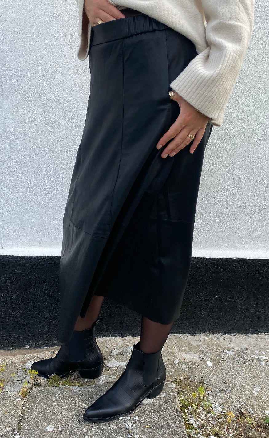 Notyz Nederdel - A-Shape - Black