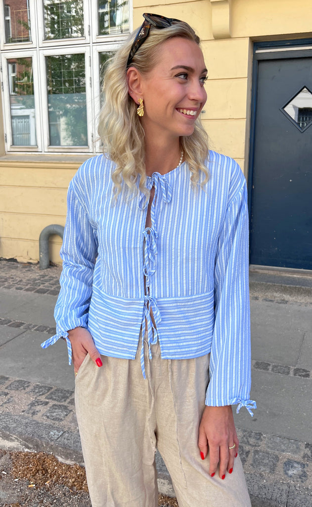 INA Copenhagen Bluse - Cornelia - Blue / White Stripe (vendbar)