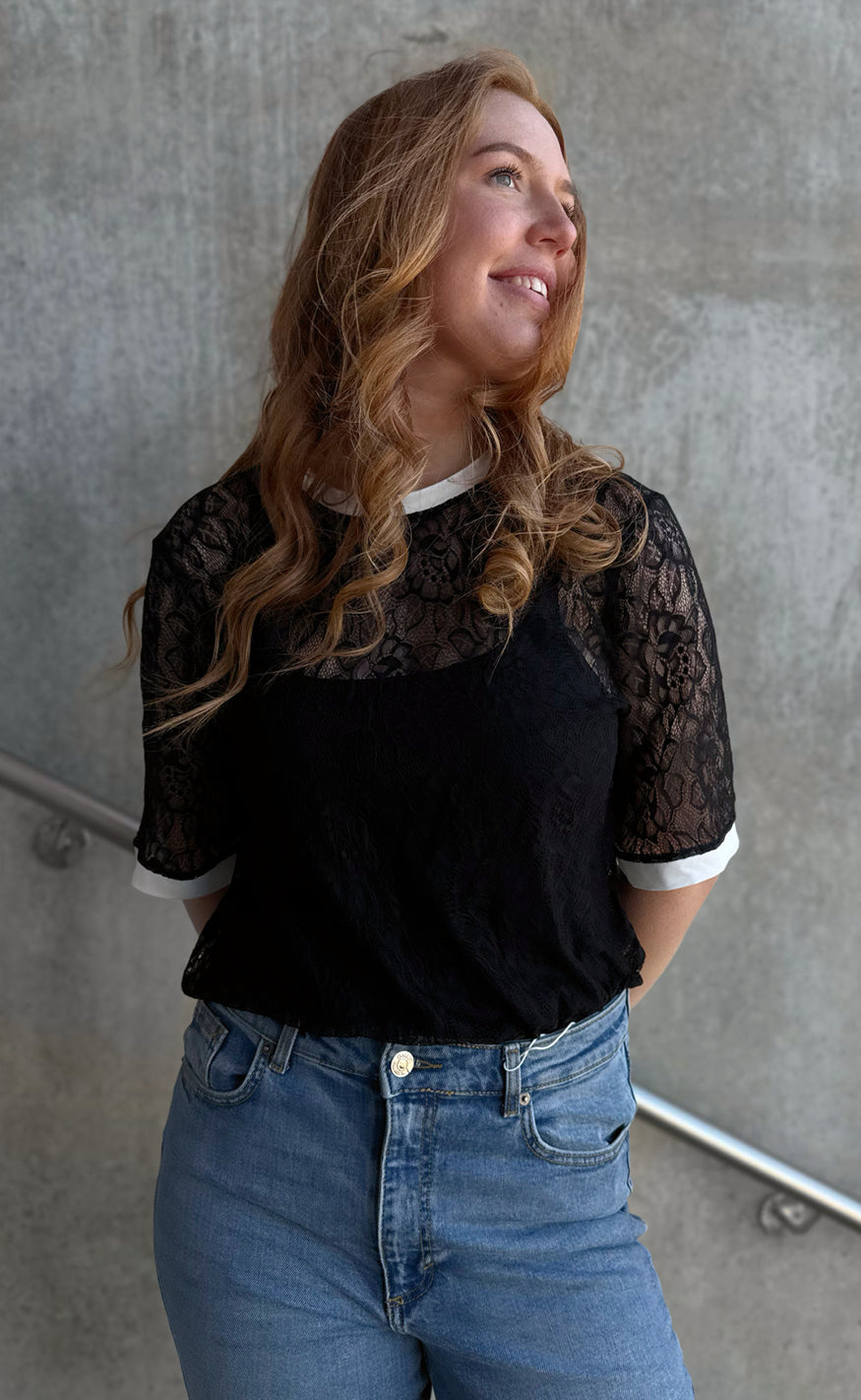Say INA Copenhagen Bluse - Susanna Football - Black Lace (vendbar)