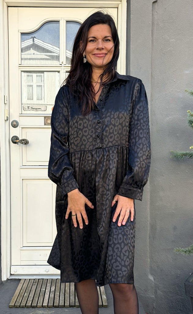 Say INA Copenhagen Kjole - Byron - Black Leopard