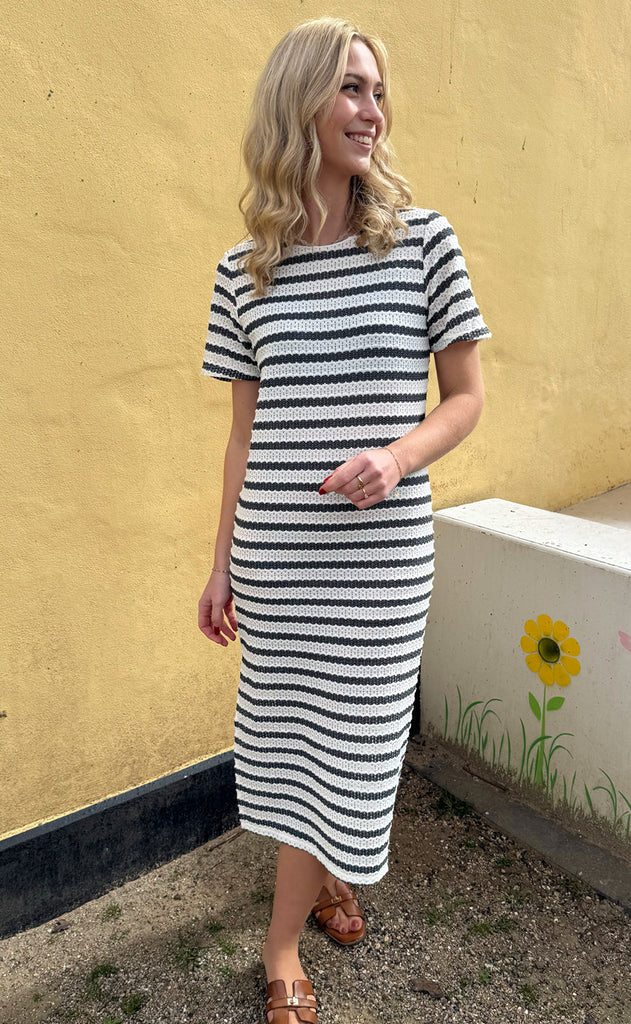 Say INA Copenhagen Kjole - Carolina Knit - Black Striped