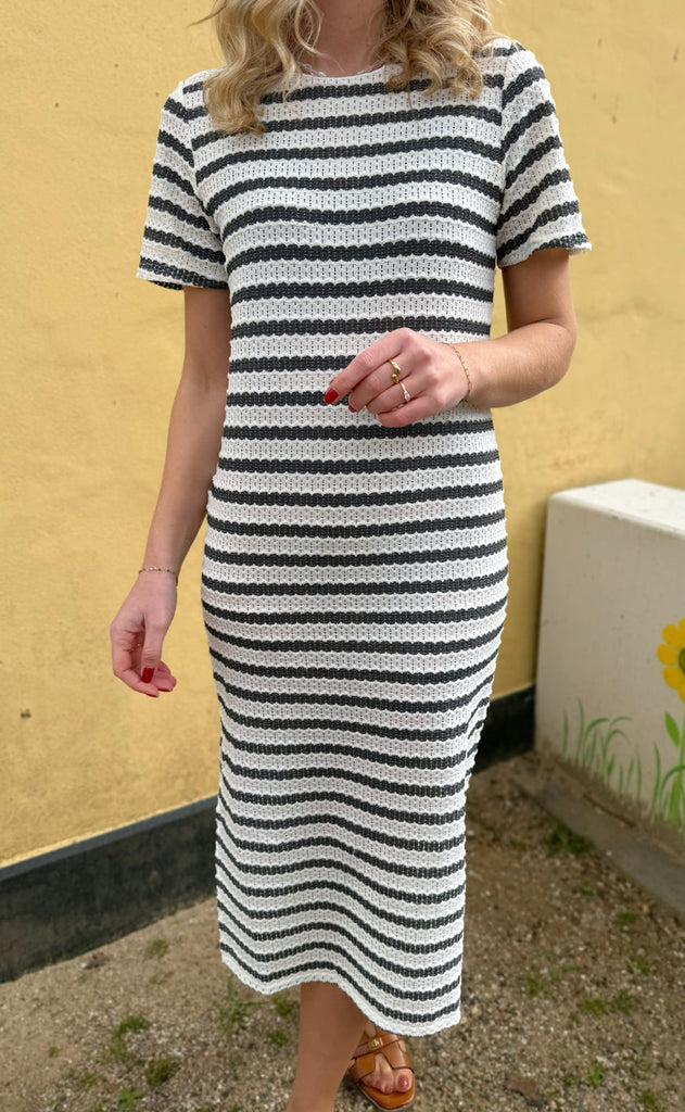 Say INA Copenhagen Kjole - Carolina Knit - Black Striped
