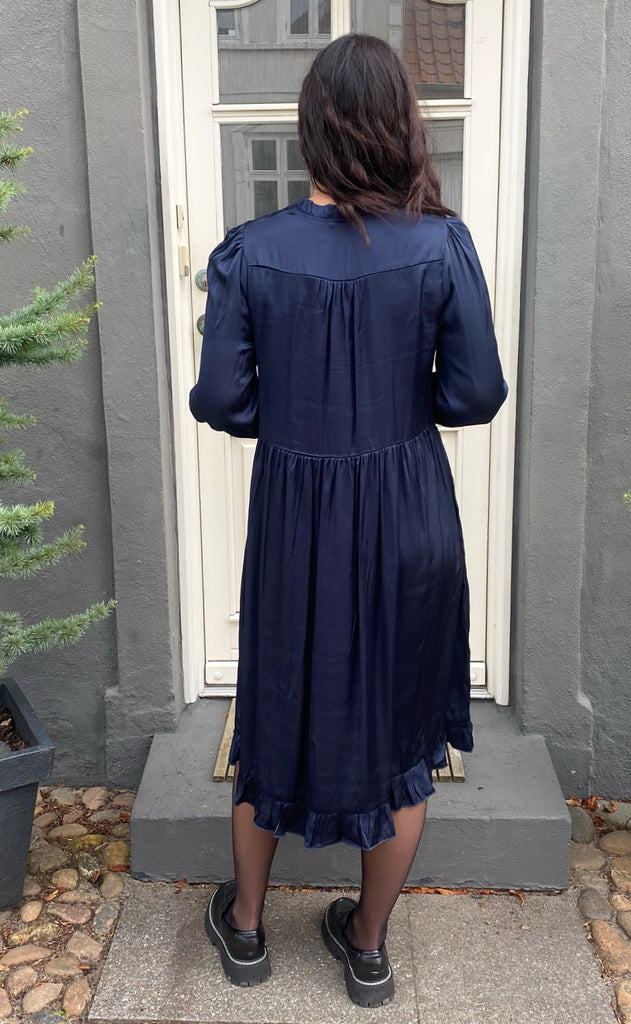 Say INA Copenhagen Kjole - Catja - Navy Blue Satin
