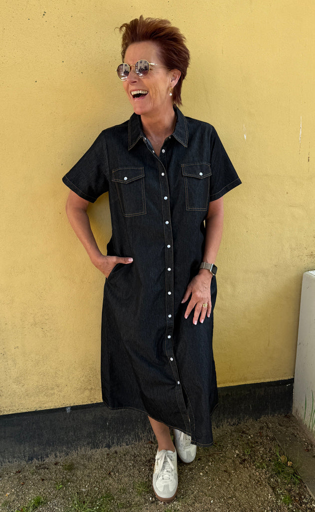 Say INA Copenhagen Kjole - Detia Summer - Black Denim