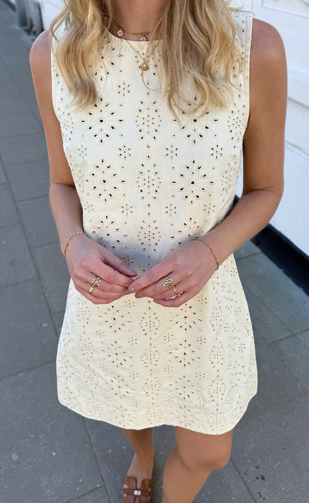 Say INA Copenhagen Kjole - Maja - Off White Denim W. Embroidery