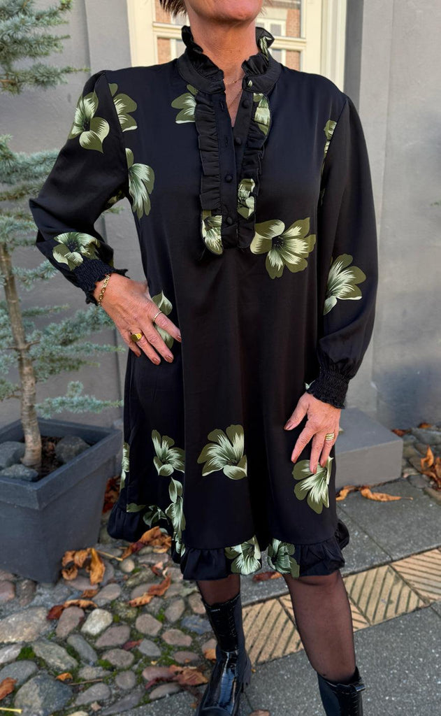 Say INA Copenhagen Kjole - Pia - Black W. Green Flower