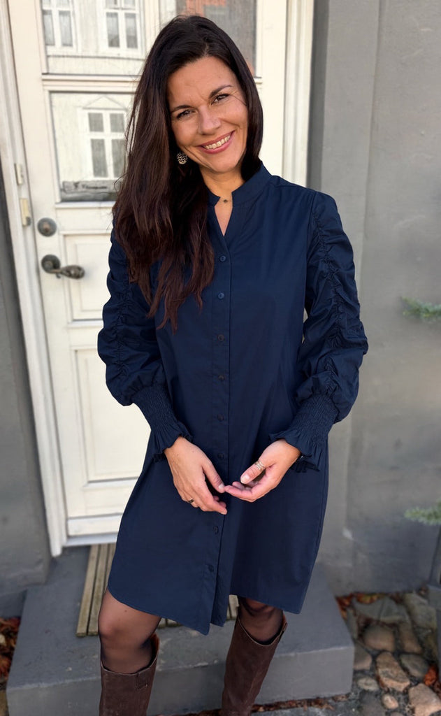 Say INA Copenhagen Kjole - Rina Ruffle - Navy Blue