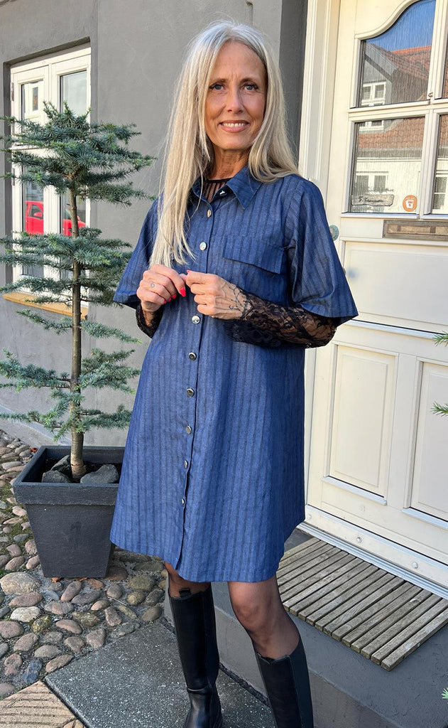 Say INA Copenhagen Kjole - Sif - Dark Denim W. Black Stripes
