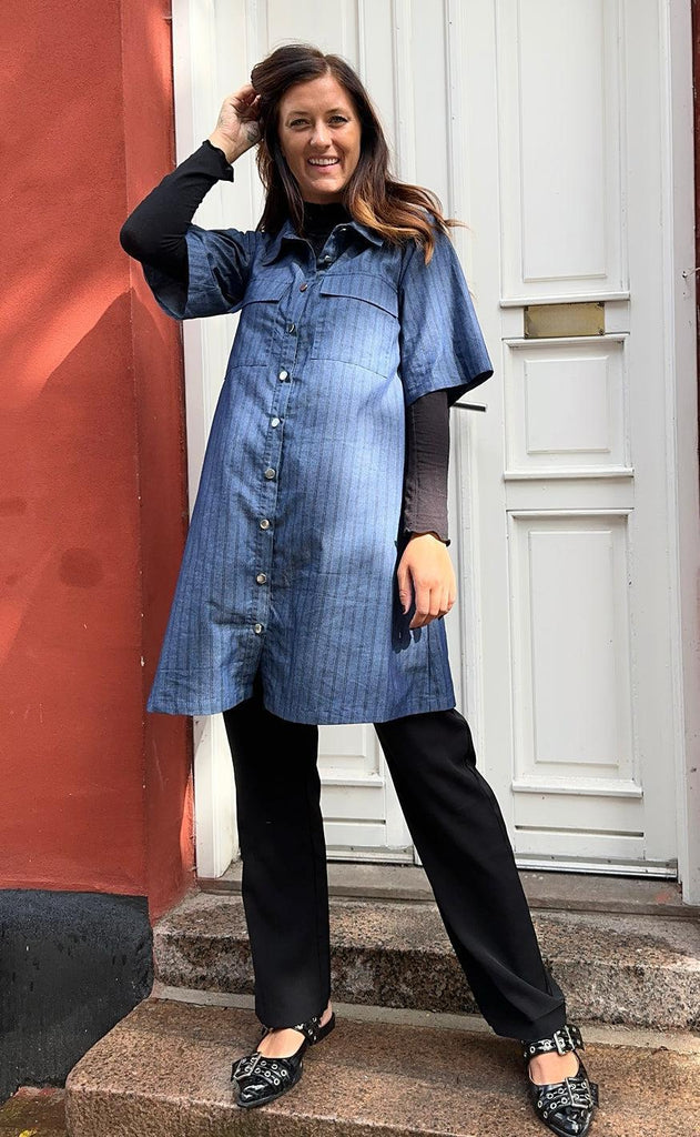 Say INA Copenhagen Kjole - Sif - Dark Denim W. Black Stripes