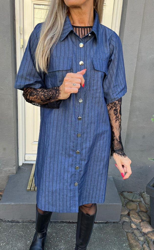 Say INA Copenhagen Kjole - Sif - Dark Denim W. Black Stripes