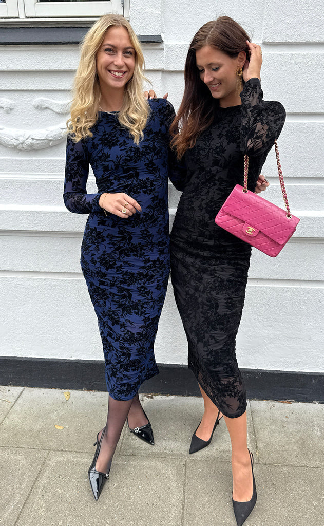 Say INA Copenhagen Kjole - Sophia LS - Navy Blue W. Black Flower