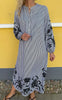 Say INA Copenhagen Kjole - Tilde Long - Black Striped W. Embroidery