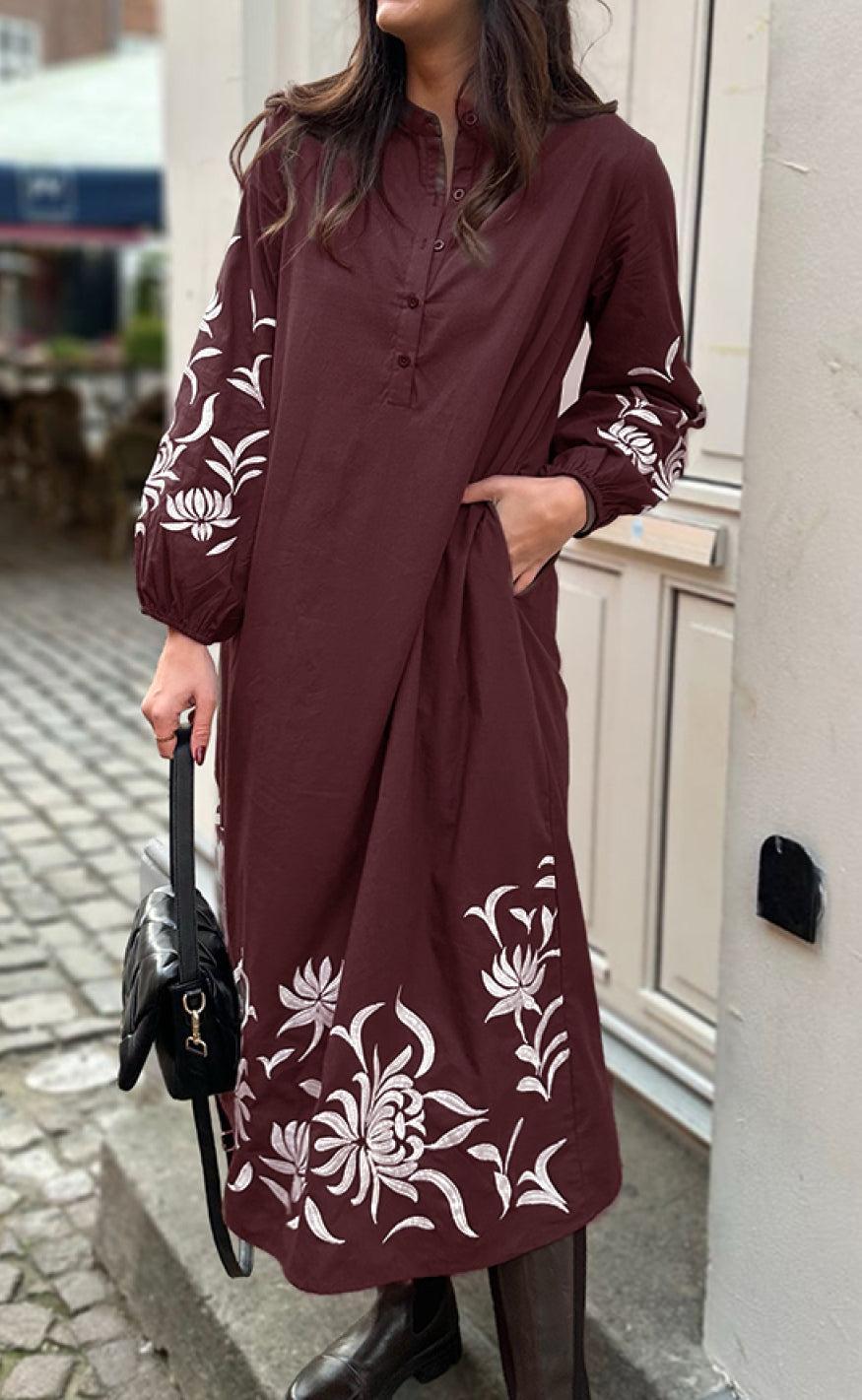 Say INA Copenhagen Kjole - Tilde Long - Burgundy Red W. Embroidery