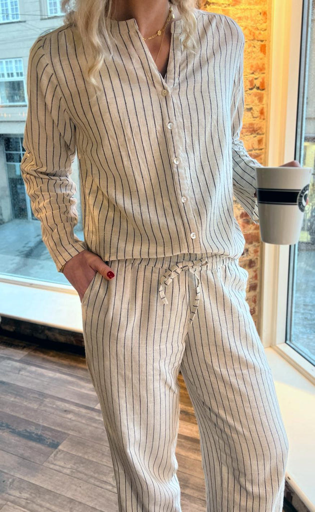 Say INA Copenhagen Skjorte - Juliana Linen - Off White / Black Striped