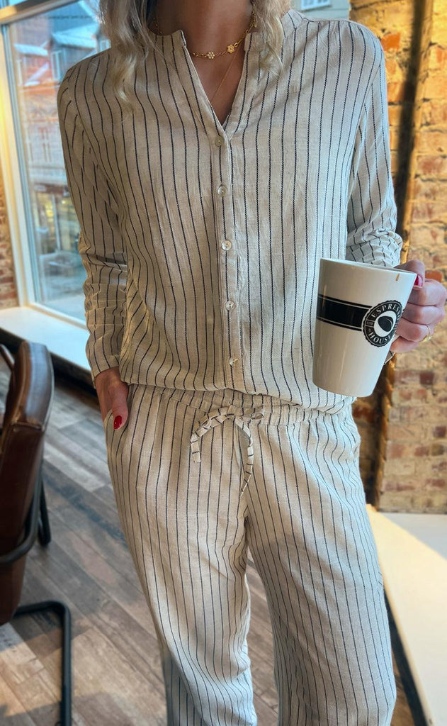 Say INA Copenhagen Skjorte - Juliana Linen - Off White / Black Striped