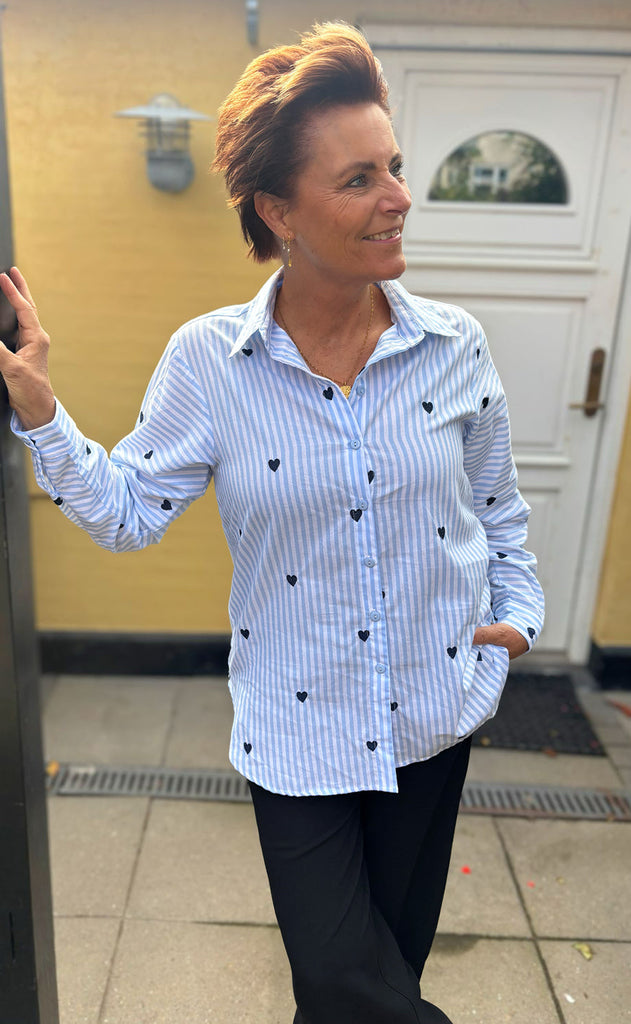 Say INA Copenhagen Skjorte - Katrina - Blue Striped W. Embroidery Hearts