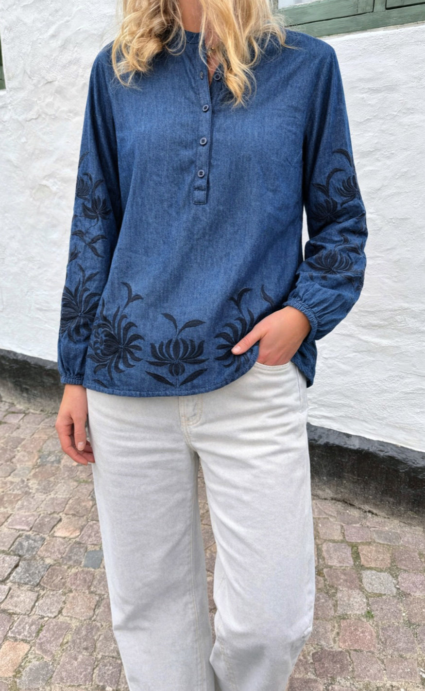 Say INA Copenhagen Skjorte - Tilde - Denim Blue W. Embroidery