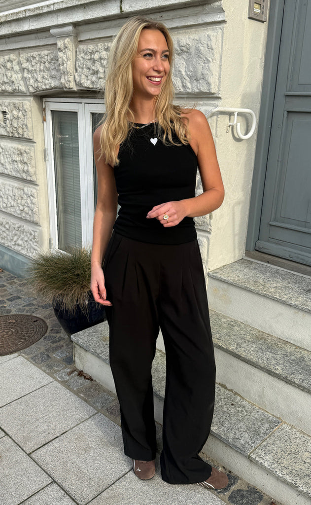 Say INA Copenhagen Topp - Lea - Black W. Heart