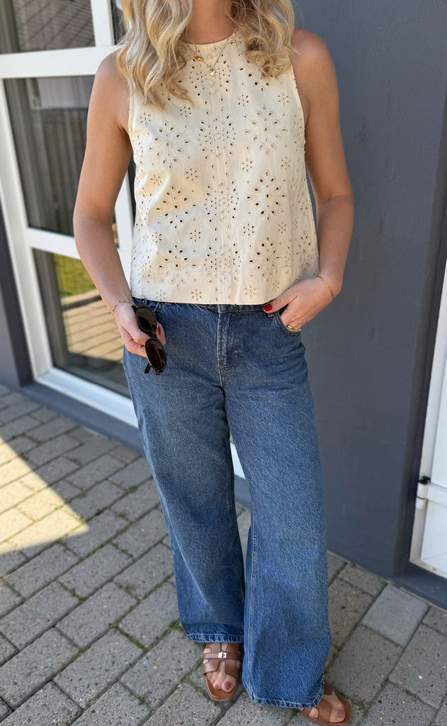 Say INA Copenhagen Topp - Naja - Off White Denim W. Embroidery