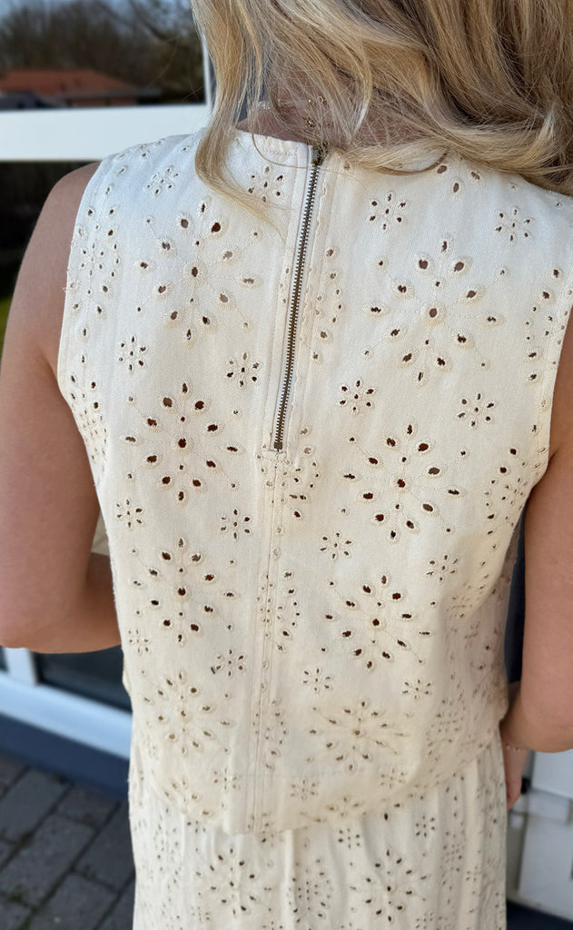 Say INA Copenhagen Topp - Naja - Off White Denim W. Embroidery