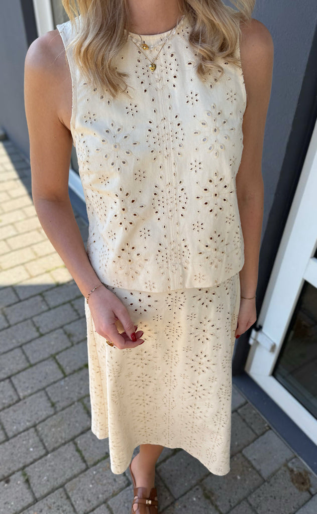 Say INA Copenhagen Topp - Naja - Off White Denim W. Embroidery